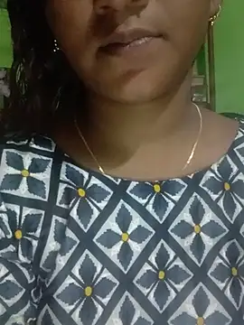 Snapshot of Neha533 chatting on July 4, 2026, 3:18 pm Neha533 online show from July 4, 2026, 3:18 pm