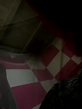 Li ve online show from December 18, 2025, 9:43 pm