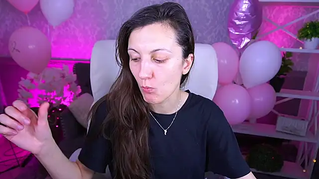 Snapshot of ZafiraMoonn chatting on February 20, 2026, 2:06 pm ZafiraMoonn online show from February 20, 2026, 2:06 pm