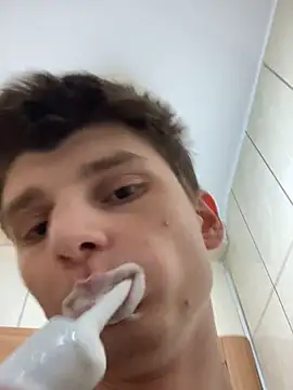 Snapshot of zackdelfon chatting on November 20, 2025, 10:42 pm zackdelfon online show from November 20, 2025, 10:42 pm