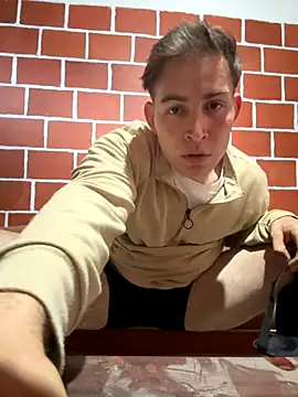 AlexanderBianchi2 online show from November 21, 2025, 7:34 pm