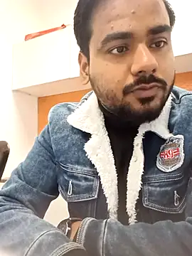 naughtyboyjii online show from December 19, 2025, 5:14 am