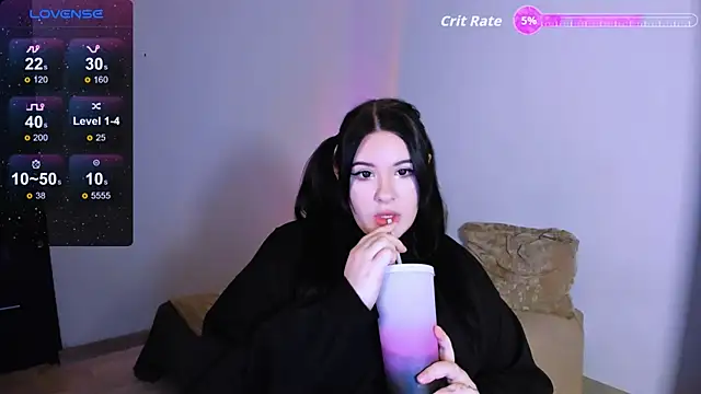 Snapshot of HitoMi2 chatting on November 7, 2025, 10:37 am HitoMi2 online show from November 7, 2025, 10:37 am