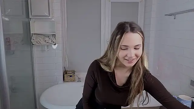 LeenaPuita online show from March 2, 2026, 4:36 pm