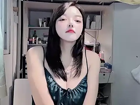 99EE-yy online show from November 12, 2025, 6:36 am