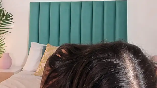 Snapshot of EmaaTaylor chatting on November 6, 2025, 10:21 pm EmaaTaylor online show from November 6, 2025, 10:21 pm