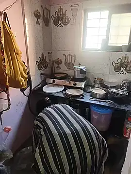 Snapshot of Lailamajnu1996 chatting on February 13, 2026, 4:41 am Lailamajnu1996 online show from February 13, 2026, 4:41 am