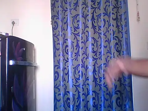 Mathi cam online show from February 18, 2026, 4:41 am