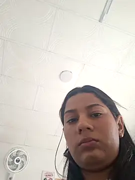 lapicarona18 online show from December 20, 2025, 5:31 pm