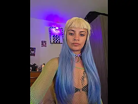 Lila bratzz online show from November 28, 2025, 8:11 pm