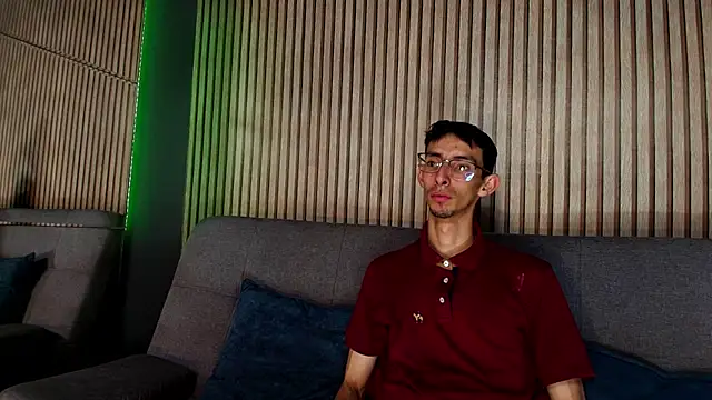 ZyroNight online show from November 21, 2025, 12:10 am