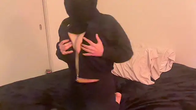 LeloJeddahxh online show from November 4, 2025, 6:23 am