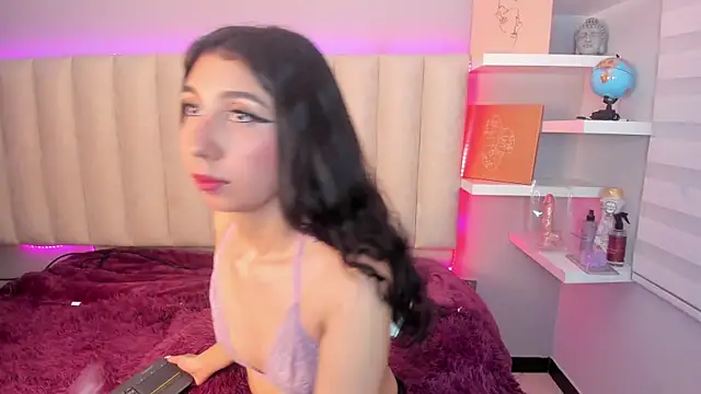 Isabella Crofts online show from April 16, 2026, 3:07 am