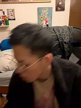 Snapshot of ippei0001 chatting on November 5, 2025, 4:29 pm ippei0001 online show from November 5, 2025, 4:29 pm