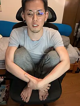 Snapshot of ippei0001 chatting on November 6, 2025, 2:07 pm ippei0001 online show from November 6, 2025, 2:07 pm