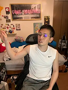 Snapshot of ippei0001 chatting on November 7, 2025, 1:33 pm ippei0001 online show from November 7, 2025, 1:33 pm