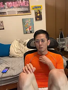 Snapshot of ippei0001 chatting on November 27, 2025, 1:24 pm ippei0001 online show from November 27, 2025, 1:24 pm