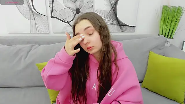 DianaHeath online show from April 5, 2026, 11:35 pm