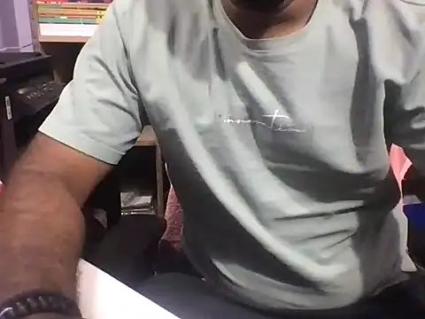 Snapshot of KingCobra_07 chatting on May 5, 2026, 11:18 am KingCobra 07 online show from May 5, 2026, 11:18 am
