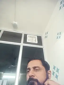 RubyEntity online show from November 18, 2025, 7:46 am