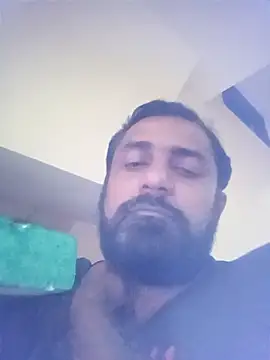 RubyEntity online show from December 5, 2025, 12:36 pm