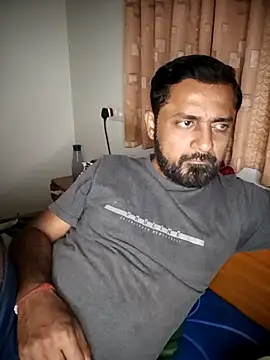 RubyEntity online show from December 14, 2025, 2:22 pm