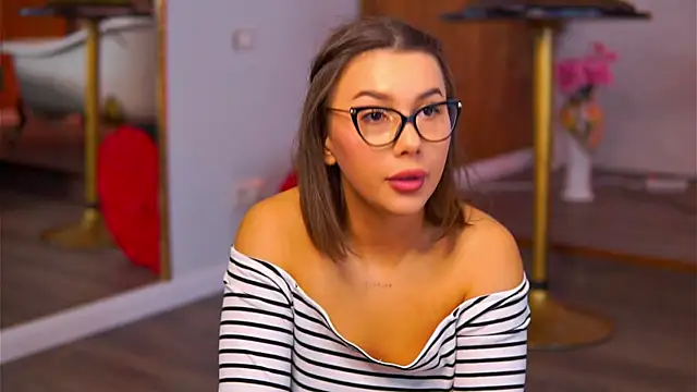 KarinaKokhana online show from November 13, 2025, 9:41 am