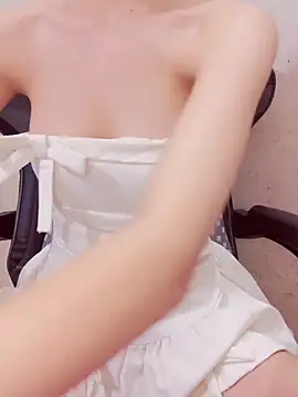 Snapshot of GirlNaughtyFull chatting on May 17, 2026, 6:37 pm GirlNaughtyFull online show from May 17, 2026, 6:37 pm