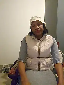 Mommy Sienna online show from May 12, 2026, 4:15 pm