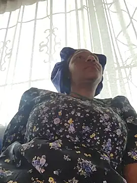 Mommy Sienna online show from May 14, 2026, 1:40 pm