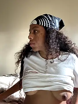 Snapshot of softgirlmedusa chatting on November 15, 2025, 6:48 pm softgirlmedusa online show from November 15, 2025, 6:48 pm