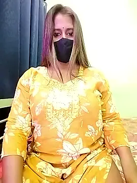 LoveLy-Soneya online show from March 13, 2026, 1:07 pm