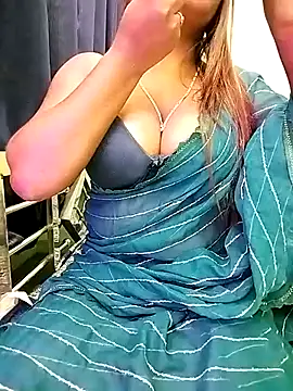 LoveLy-Soneya online show from April 12, 2026, 4:39 am