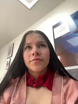 violettabond online show from November 4, 2025, 2:49 pm