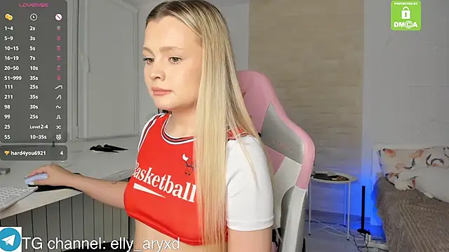 elly aryxd online show from November 24, 2025, 4:18 pm