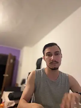 mihneaxxx online show from April 22, 2026, 6:20 pm