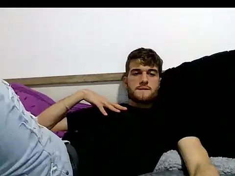 nikolasnik50 online show from November 4, 2025, 9:14 pm