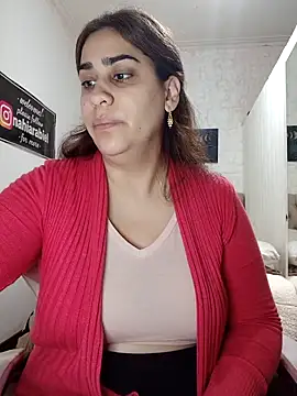 nahiarabiel33 online show from April 8, 2026, 5:24 pm