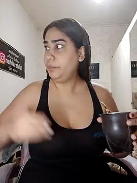 nahiarabiel33 online show from June 3, 2026, 5:40 pm