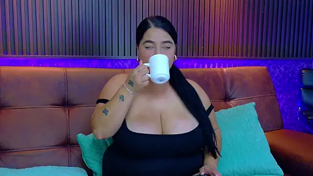 CameronJonnes online show from November 10, 2025, 7:24 pm