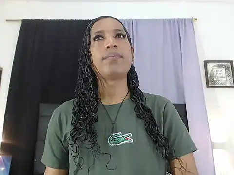 MiaCoock online show from November 8, 2025, 1:33 pm