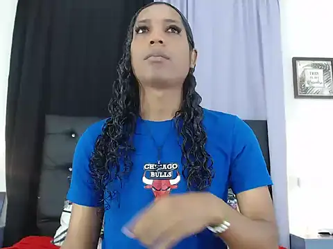 Snapshot of MiaCoock chatting on November 12, 2025, 12:27 pm MiaCoock online show from November 12, 2025, 12:27 pm