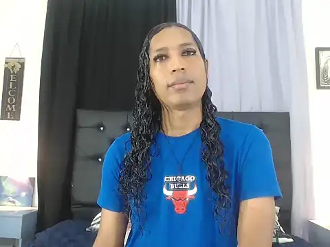 Snapshot of MiaCoock chatting on December 5, 2025, 12:47 pm MiaCoock online show from December 5, 2025, 12:47 pm