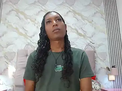 Snapshot of MiaCoock chatting on December 18, 2025, 12:44 pm MiaCoock online show from December 18, 2025, 12:44 pm