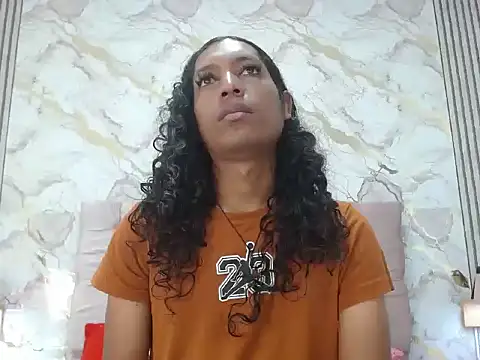 Snapshot of MiaCoock chatting on December 22, 2025, 2:03 pm MiaCoock online show from December 22, 2025, 2:03 pm