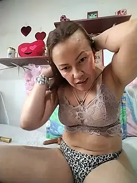 salomehill1 online show from April 5, 2026, 7:33 pm