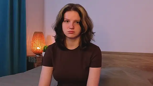 LatinaHuguenin online show from April 4, 2026, 9:12 pm