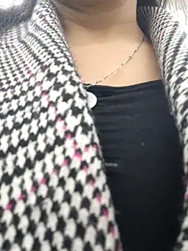 misshot 02 online show from April 15, 2026, 6:04 pm