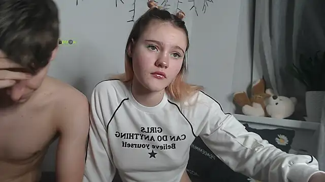 cute couple69 online show from November 18, 2025, 12:16 am