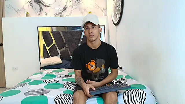 IMPERIO ROMANO online show from November 23, 2025, 7:13 pm